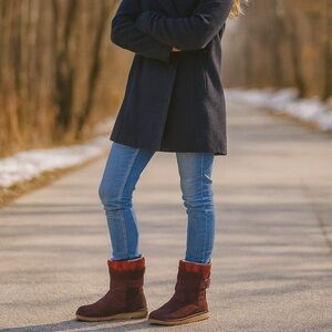 Sorel Women's Winter Boots in Burgundy and Tan